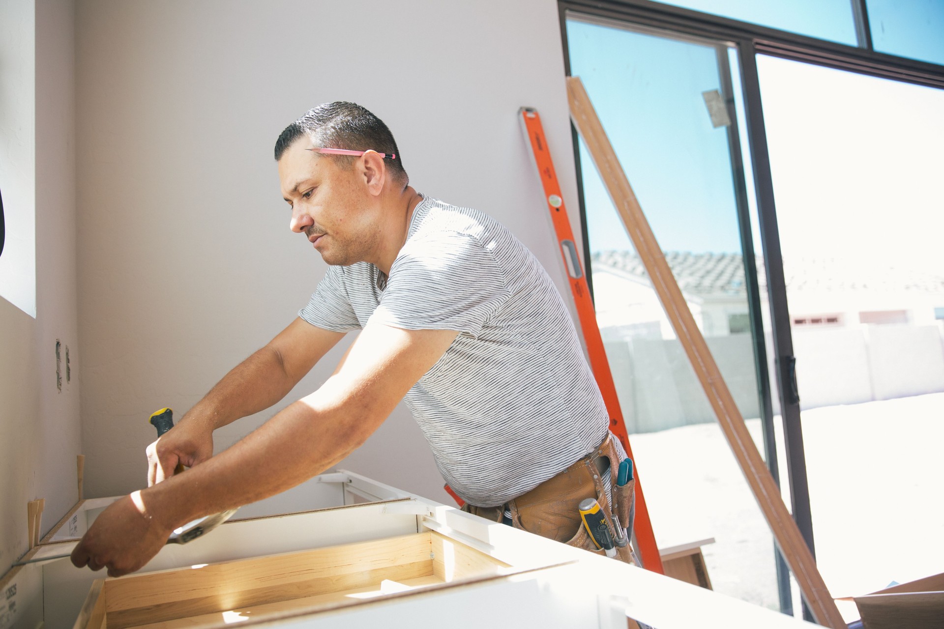 Fitting a kitchen